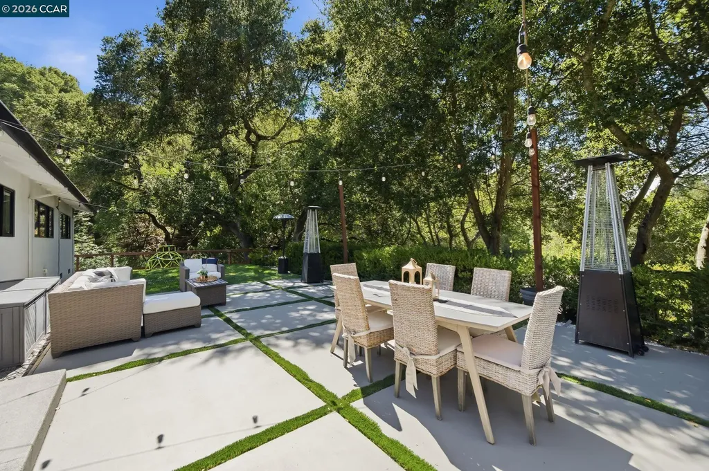 9 Easton Court Orinda CA 94563