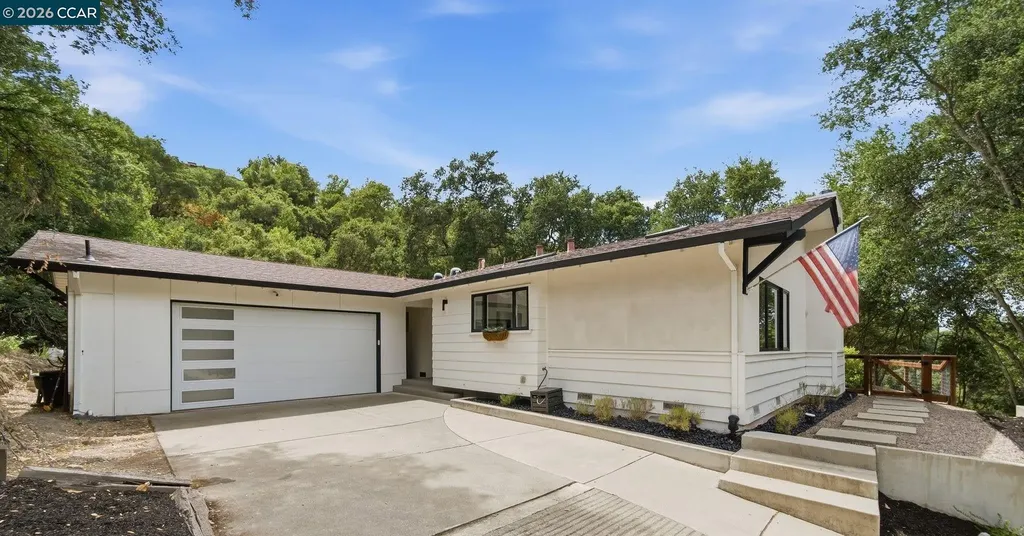 9 Easton Court Orinda CA 94563