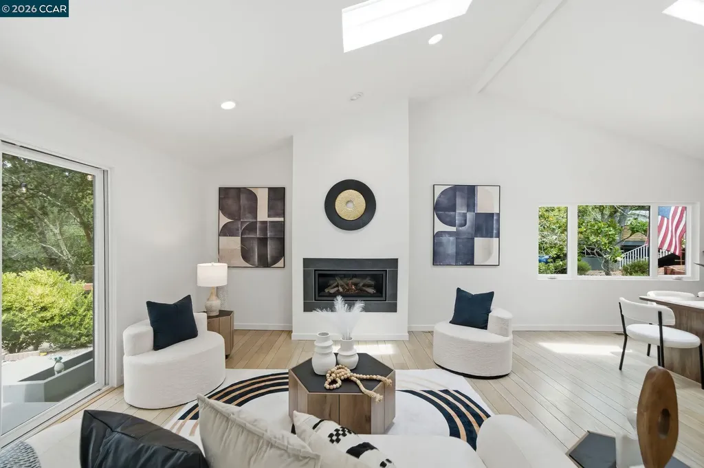 9 Easton Court Orinda CA 94563