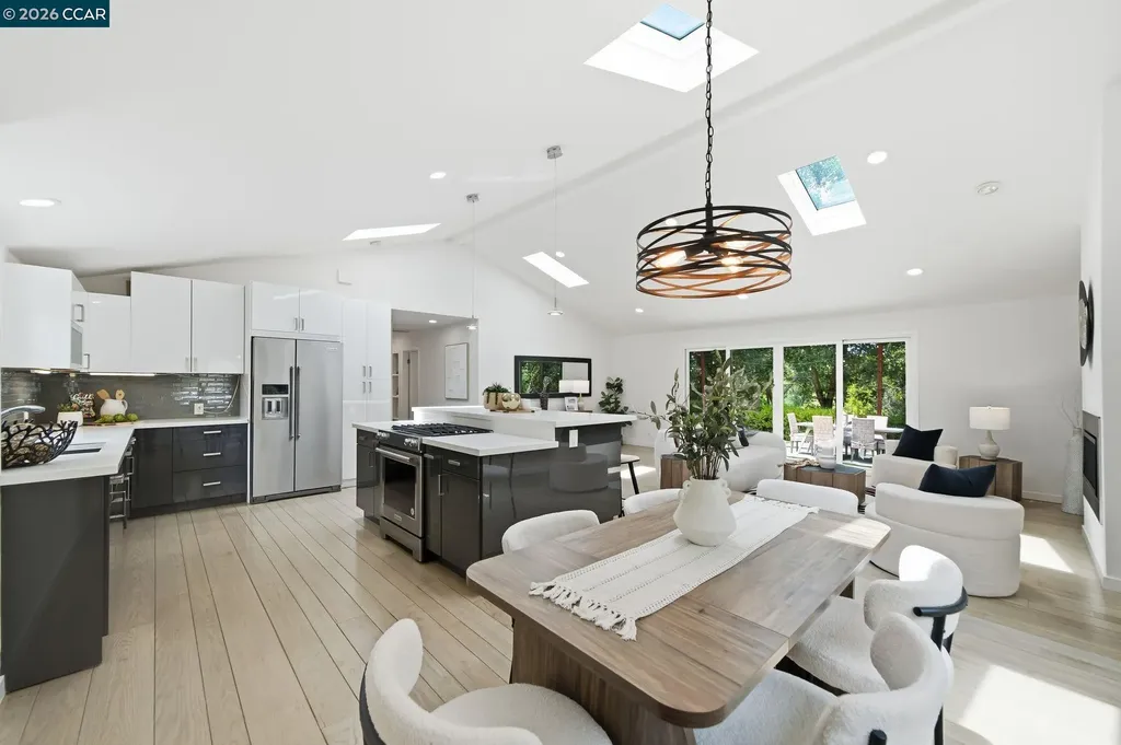 9 Easton Court Orinda CA 94563