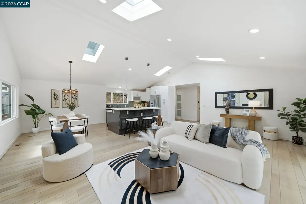9 Easton Court Orinda CA 94563
