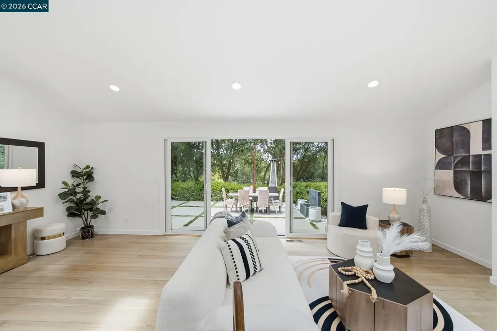 9 Easton Court Orinda CA 94563