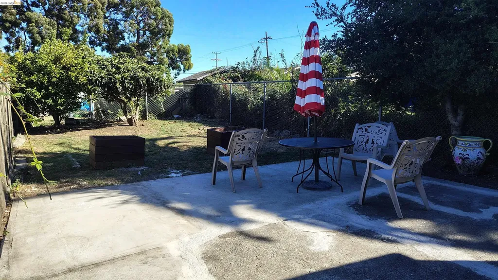 1112 82nd Avenue Oakland CA 94621
