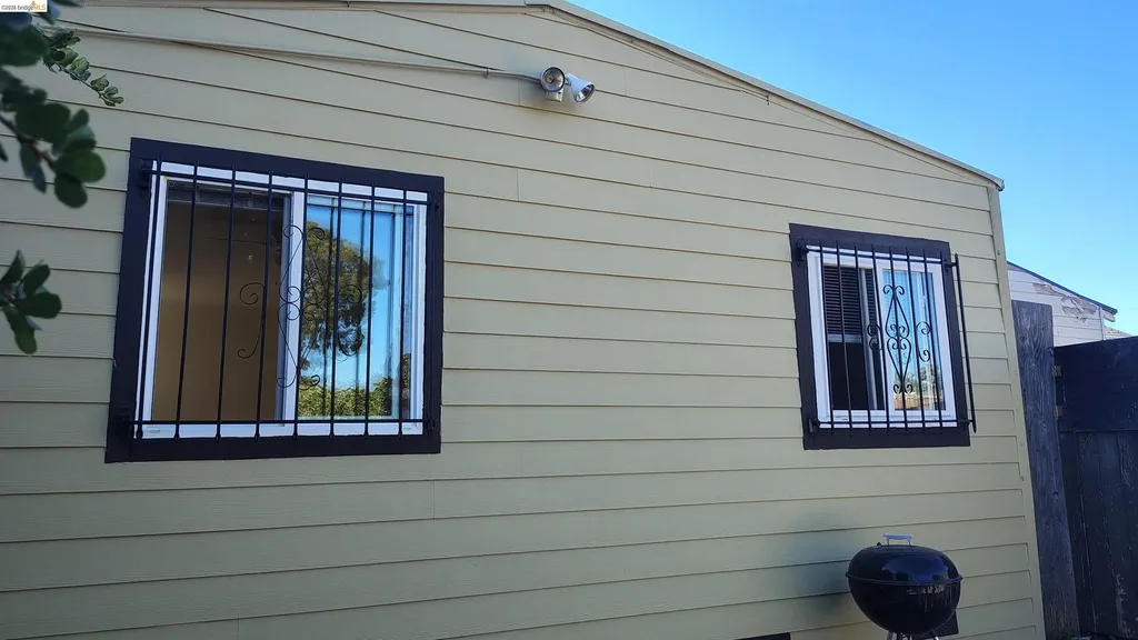 1112 82nd Avenue Oakland CA 94621
