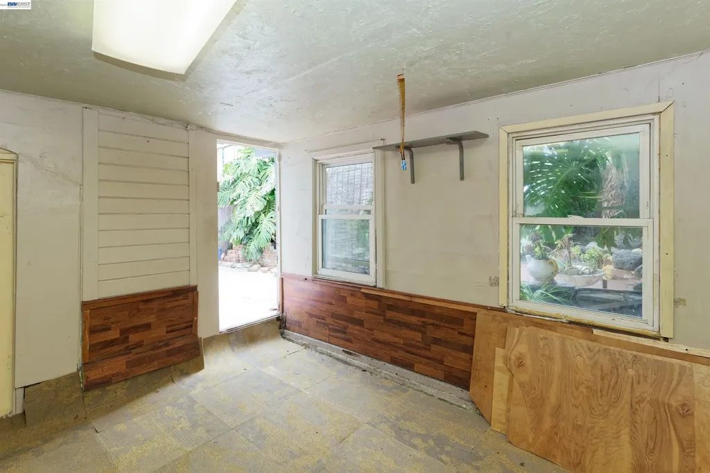 1538 16th Avenue Oakland CA 94606