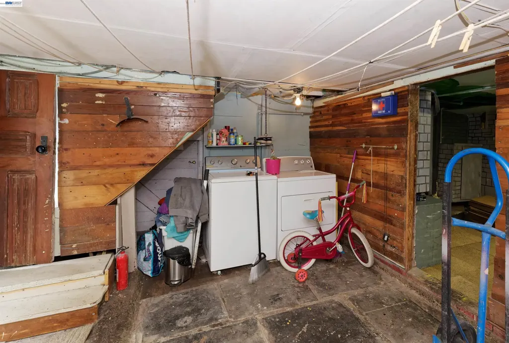 1538 16th Avenue Oakland CA 94606