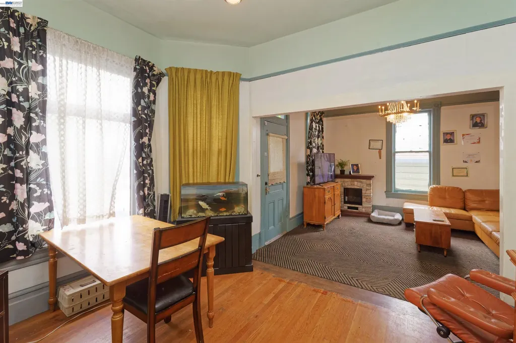 1538 16th Avenue Oakland CA 94606