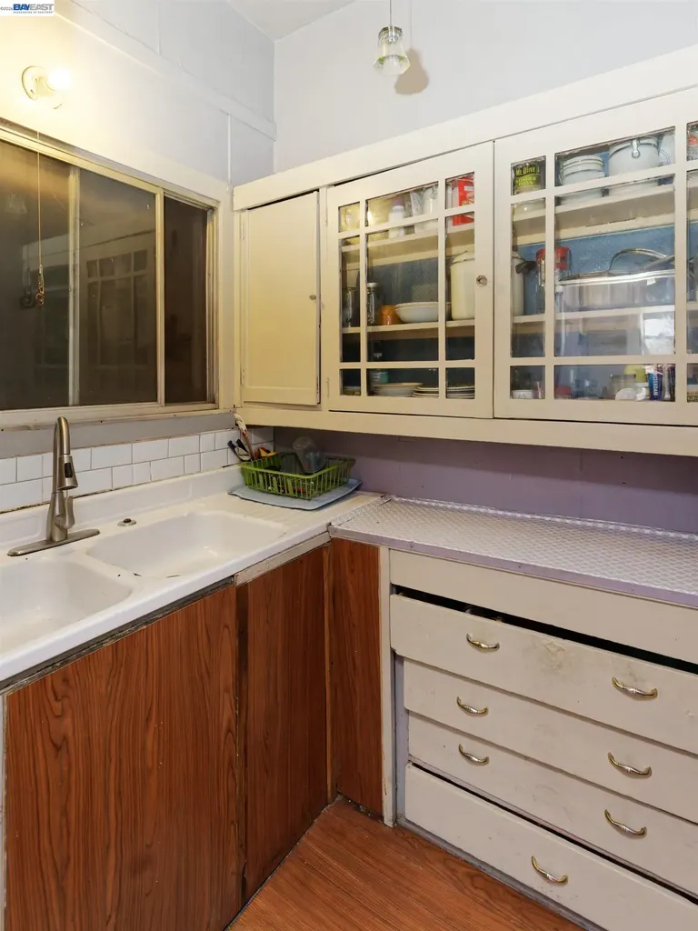 1538 16th Avenue Oakland CA 94606