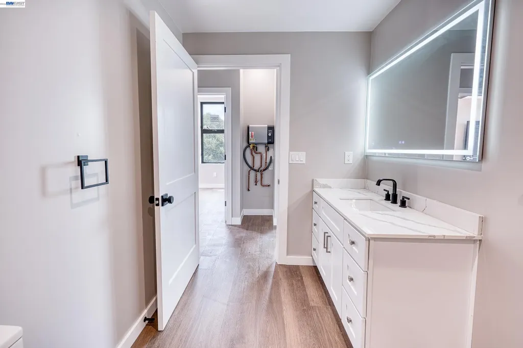 4202 Telegraph Avenue Oakland CA 94609