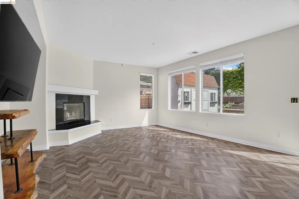 34469 Valley Oaks Loop Union City CA 94587