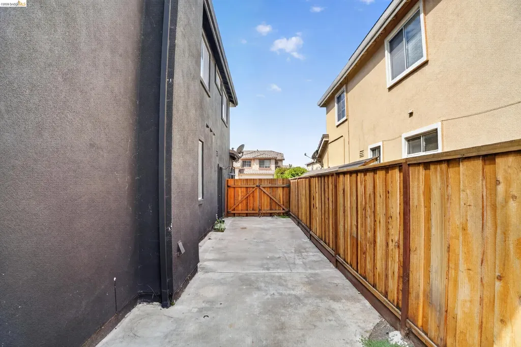 34469 Valley Oaks Loop Union City CA 94587