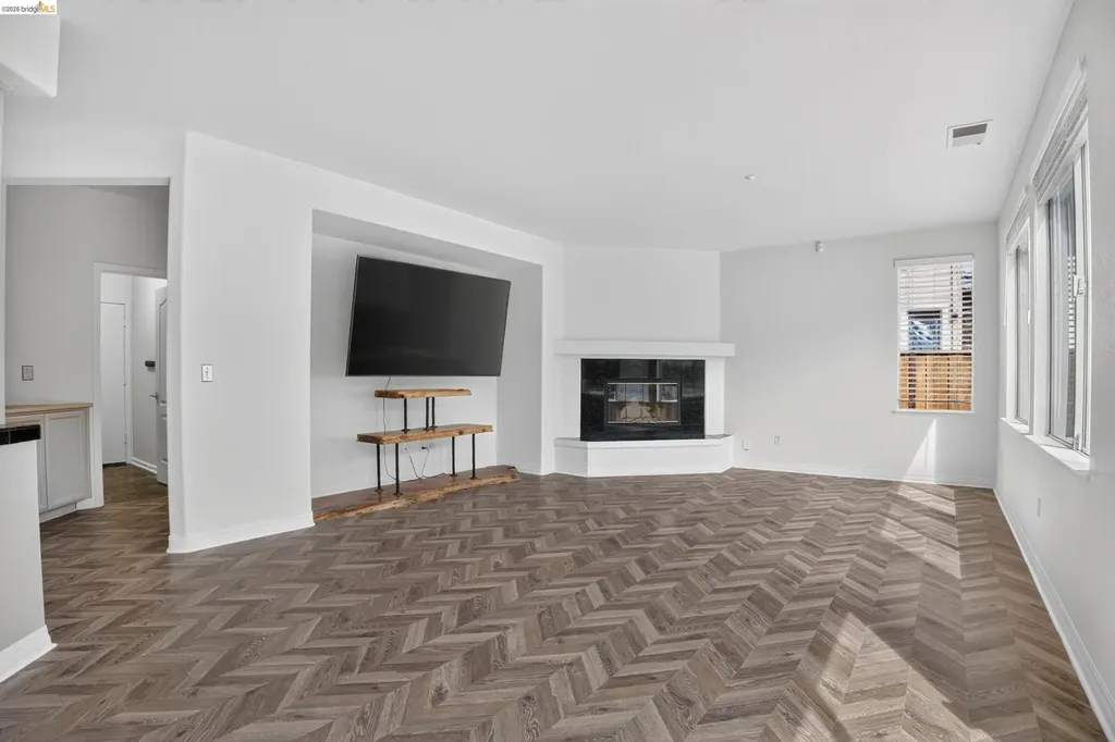 34469 Valley Oaks Loop Union City CA 94587