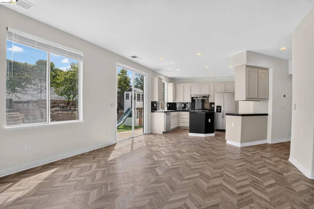 34469 Valley Oaks Loop Union City CA 94587
