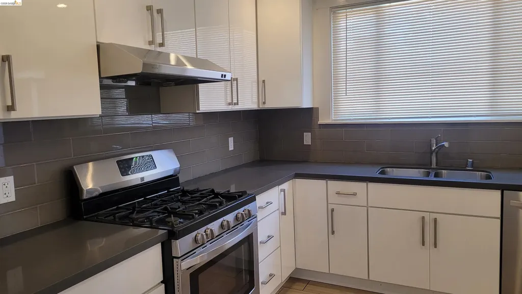 2124 12th Avenue Oakland CA 94606