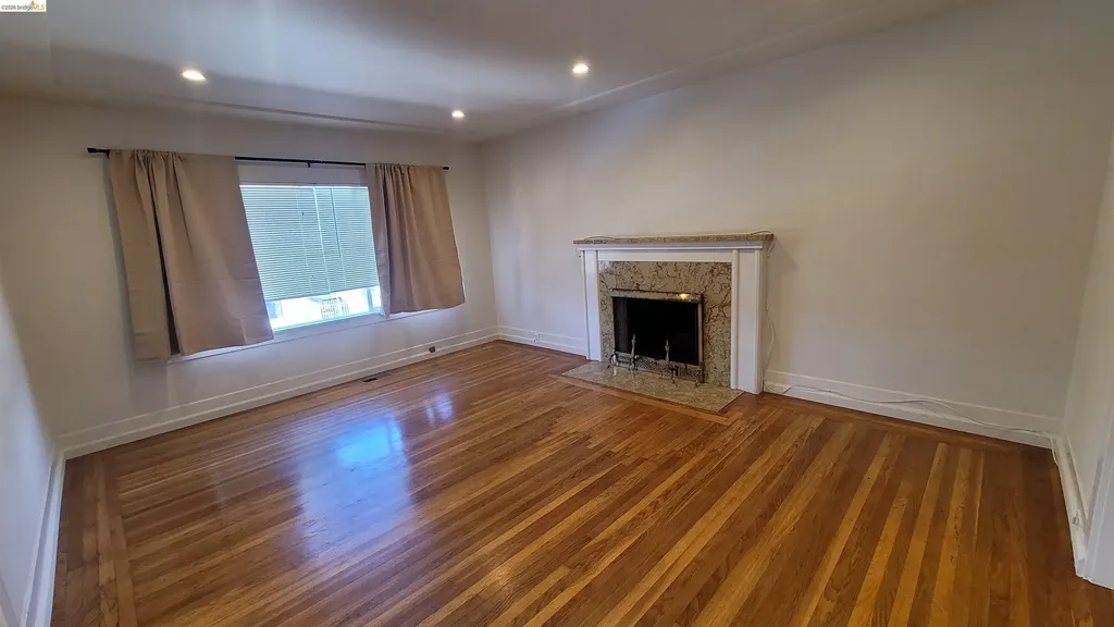 2124 12th Avenue Oakland CA 94606