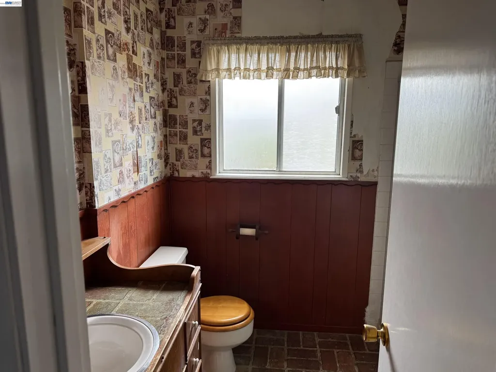 144 Viewmont Avenue Vallejo CA 94550
