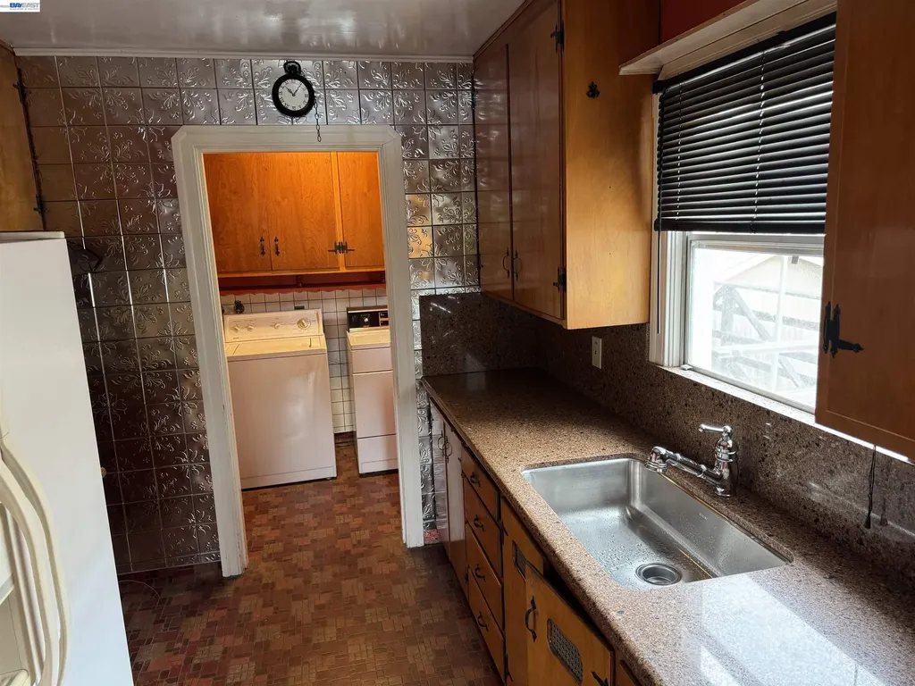 144 Viewmont Avenue Vallejo CA 94550