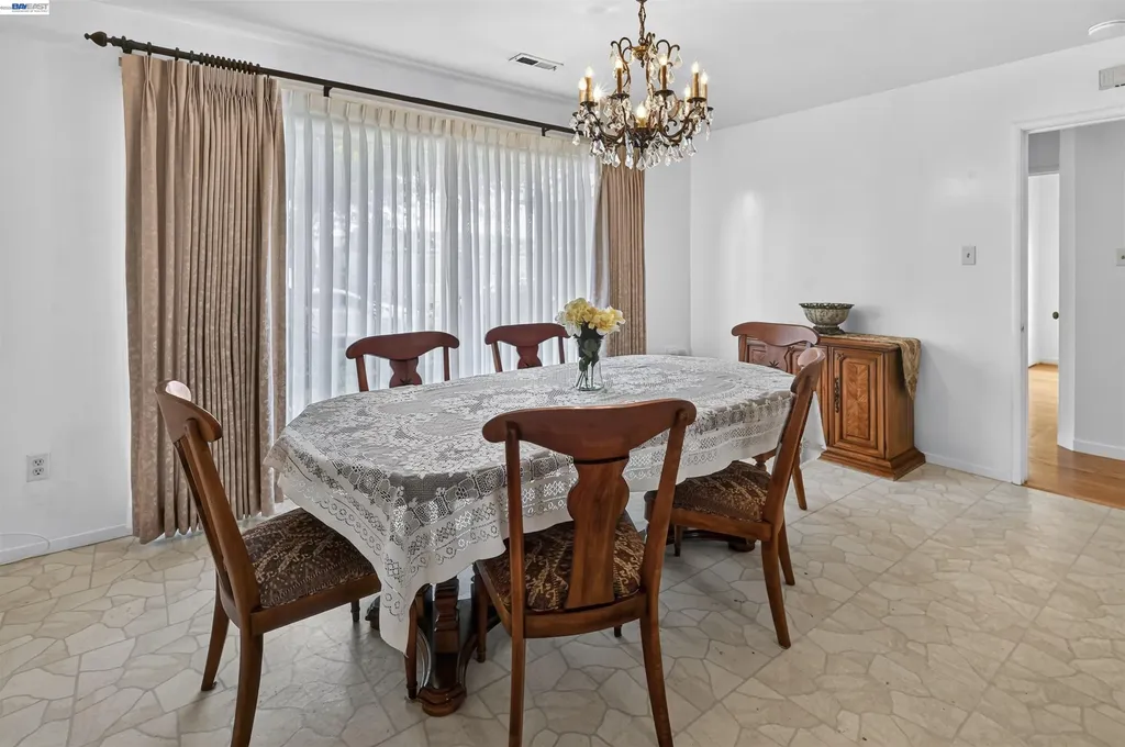1282 Chapel Avenue San Leandro CA 94579