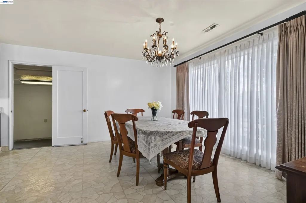1282 Chapel Avenue San Leandro CA 94579