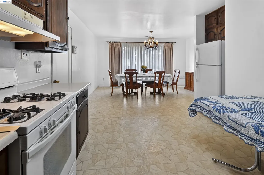 1282 Chapel Avenue San Leandro CA 94579