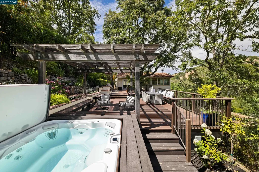 60 Tarry Lane Orinda CA 94563