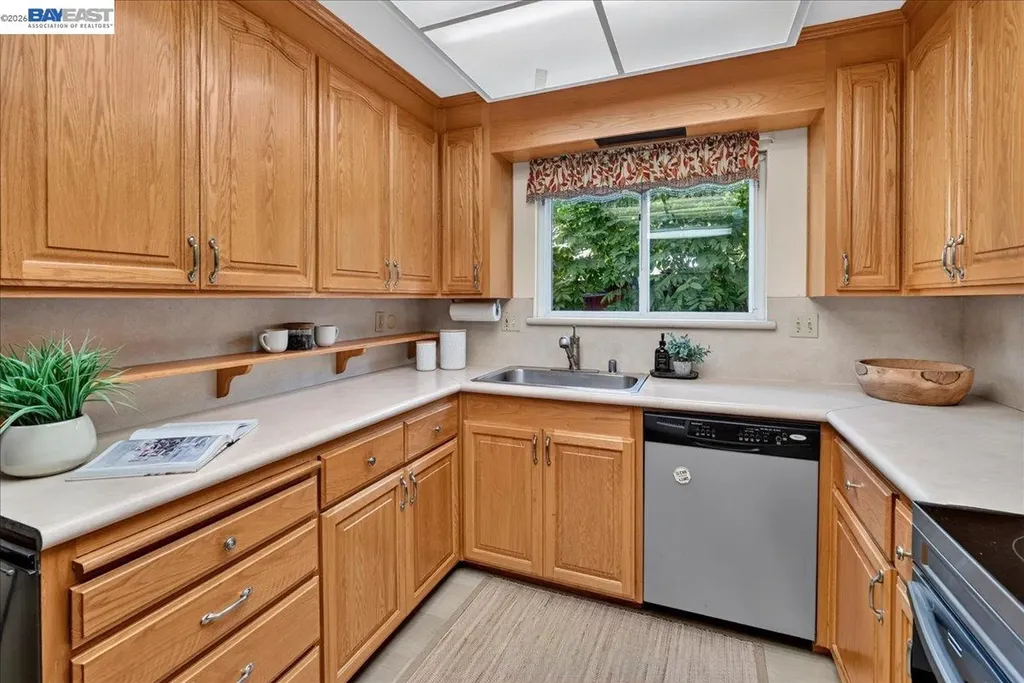 19574 Stanton Avenue Castro Valley CA 94546