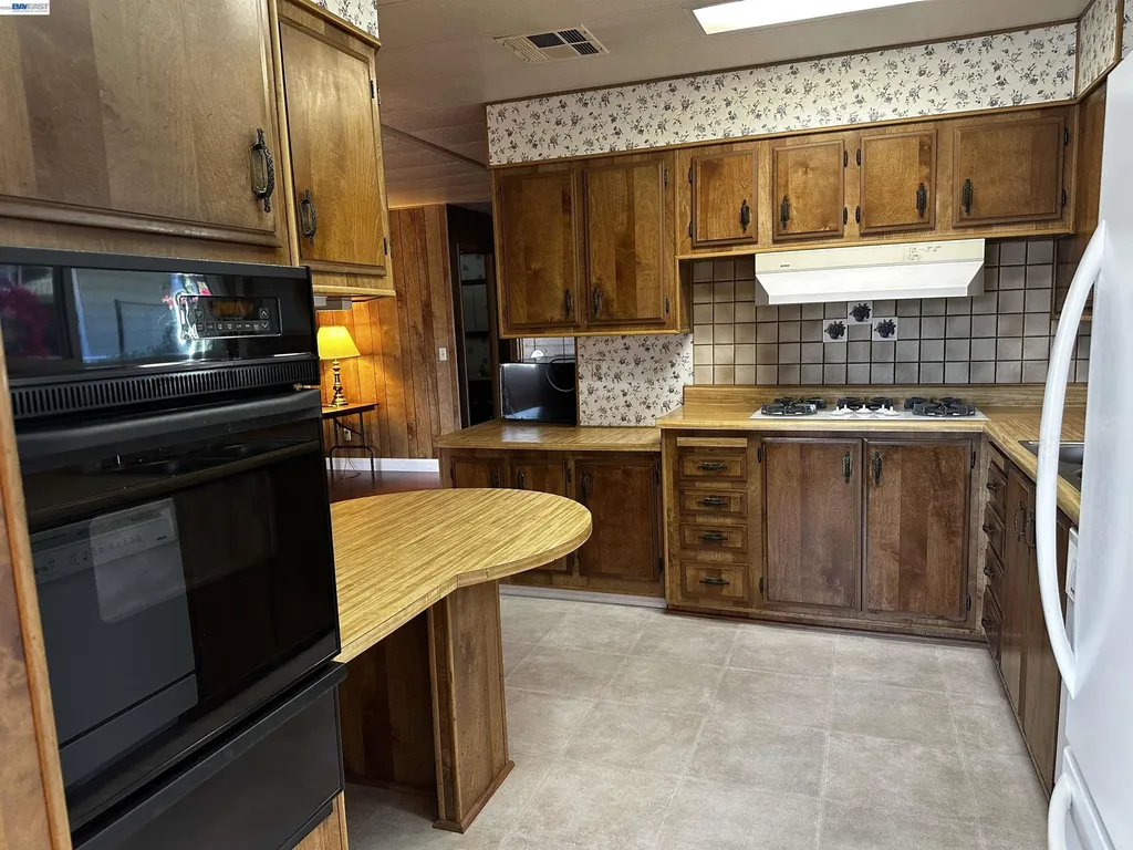 29430 New Hampshire Way Hayward CA 94544