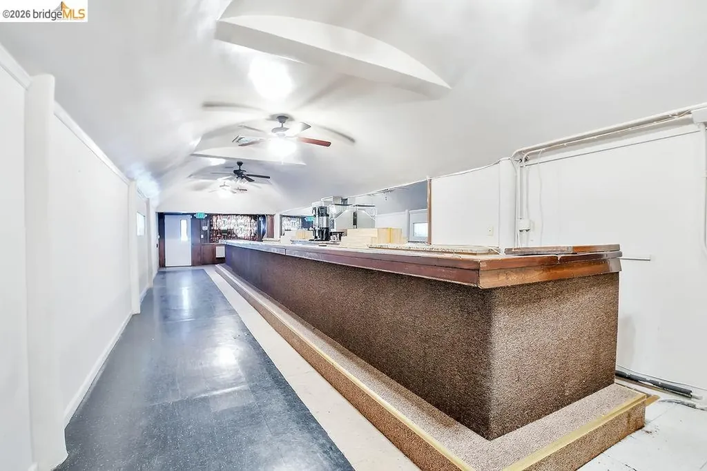 6041 San Pablo Avenue Oakland CA 94608