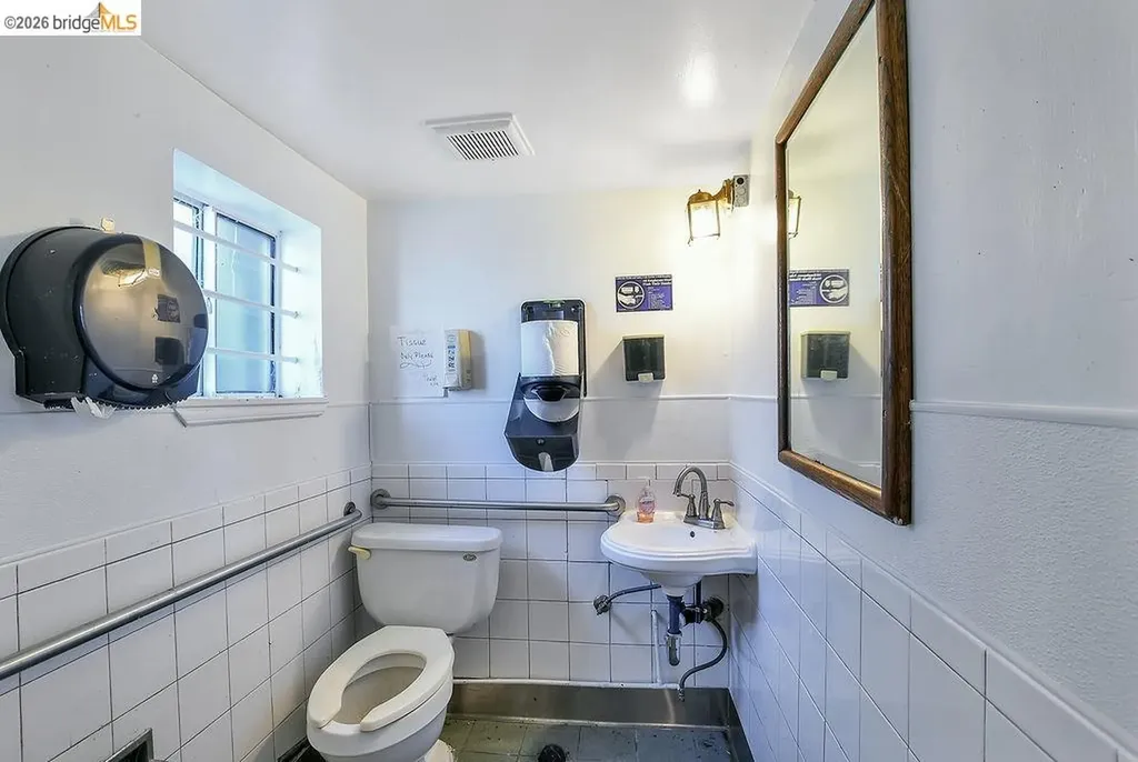 6041 San Pablo Avenue Oakland CA 94608