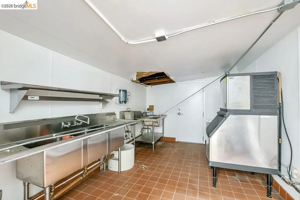 6041 San Pablo Avenue Oakland CA 94608