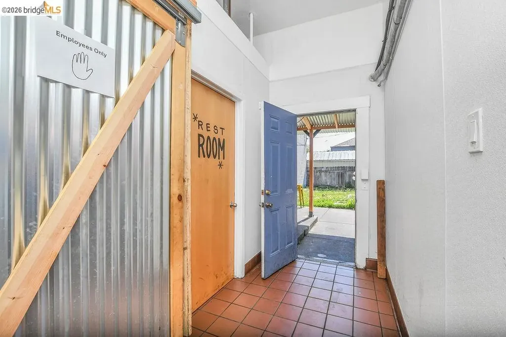 6041 San Pablo Avenue Oakland CA 94608
