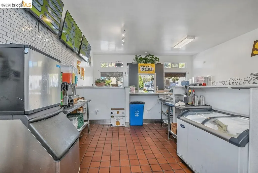 6041 San Pablo Avenue Oakland CA 94608