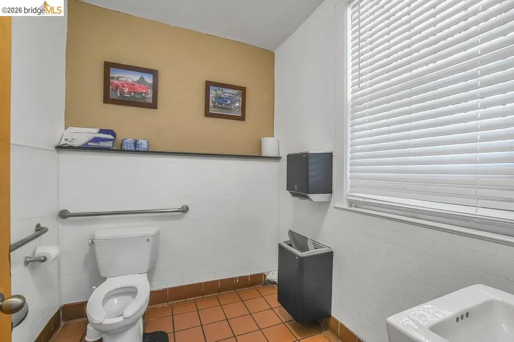 6041 San Pablo Avenue Oakland CA 94608