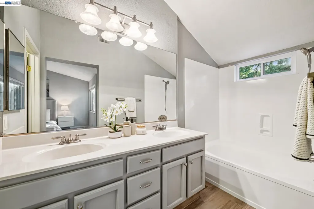 7482 Oxford Circle Dublin CA 94568