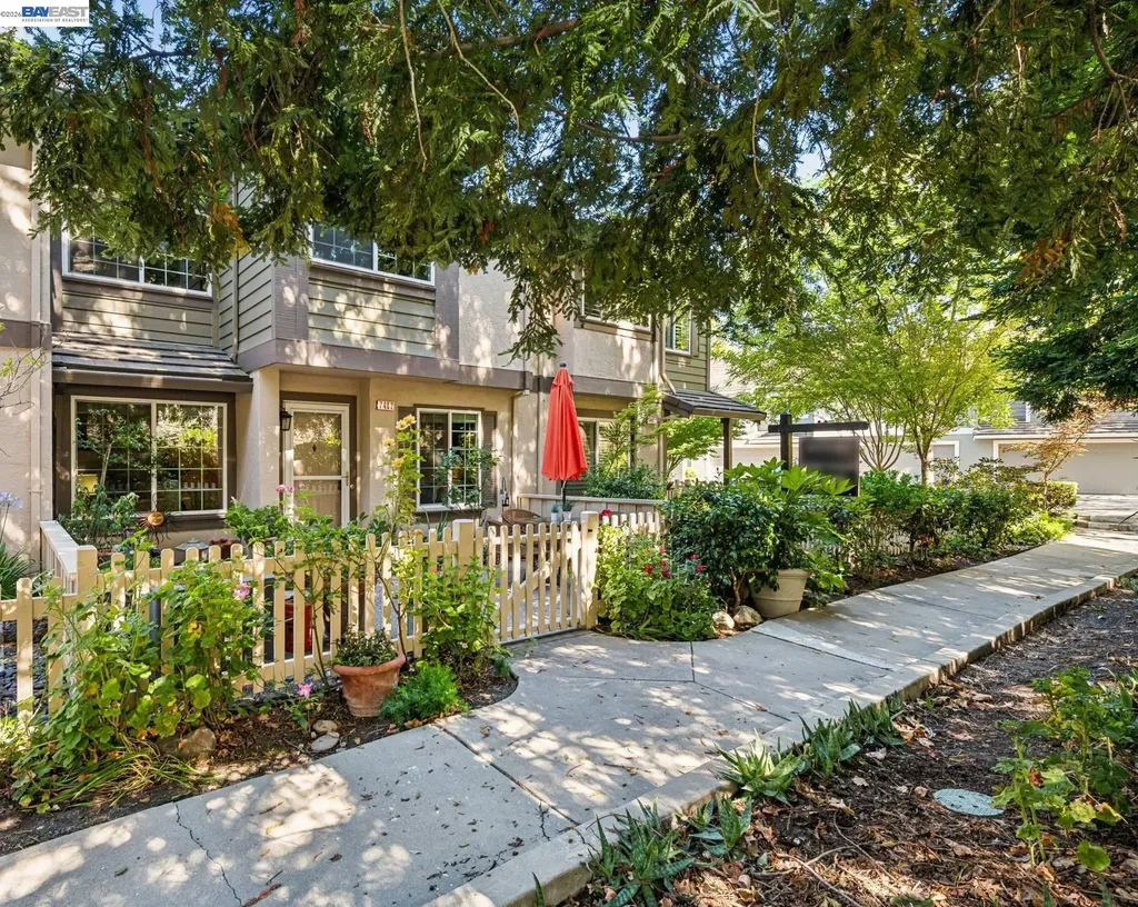 7482 Oxford Circle Dublin CA 94568