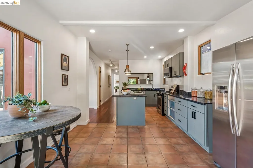 2431 Mckinley Avenue Berkeley CA 94703