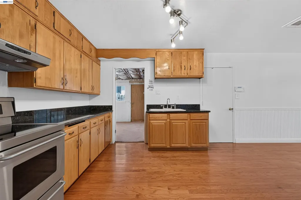 164 Lorraine Avenue Pittsburg CA 94565