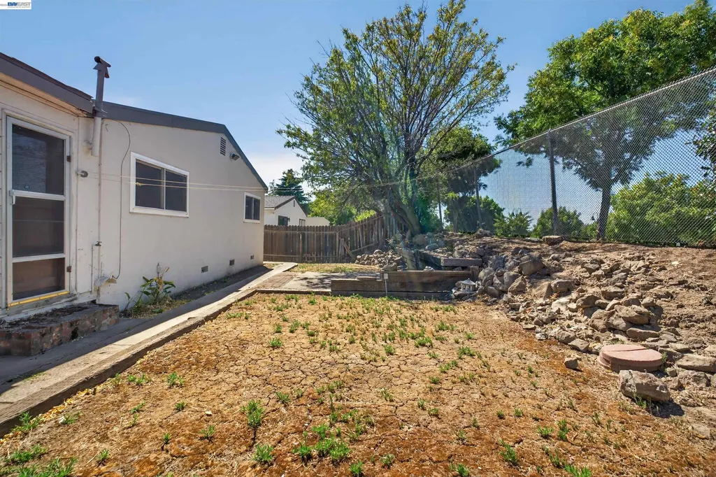 164 Lorraine Avenue Pittsburg CA 94565
