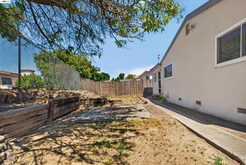 164 Lorraine Avenue Pittsburg CA 94565