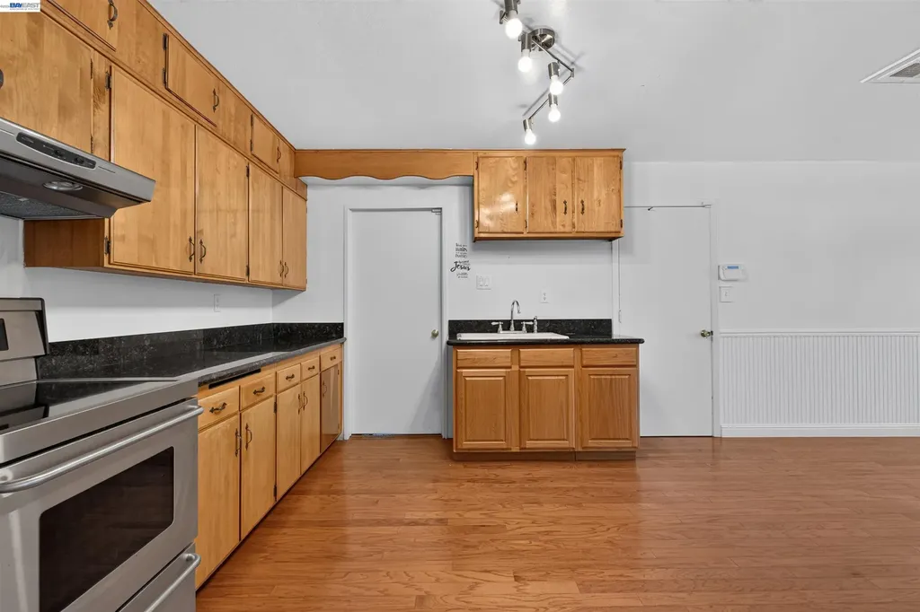 164 Lorraine Avenue Pittsburg CA 94565