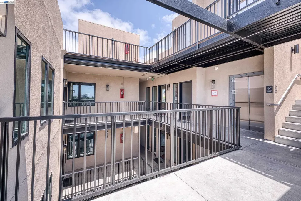 4202 Telegraph Avenue Oakland CA 94609