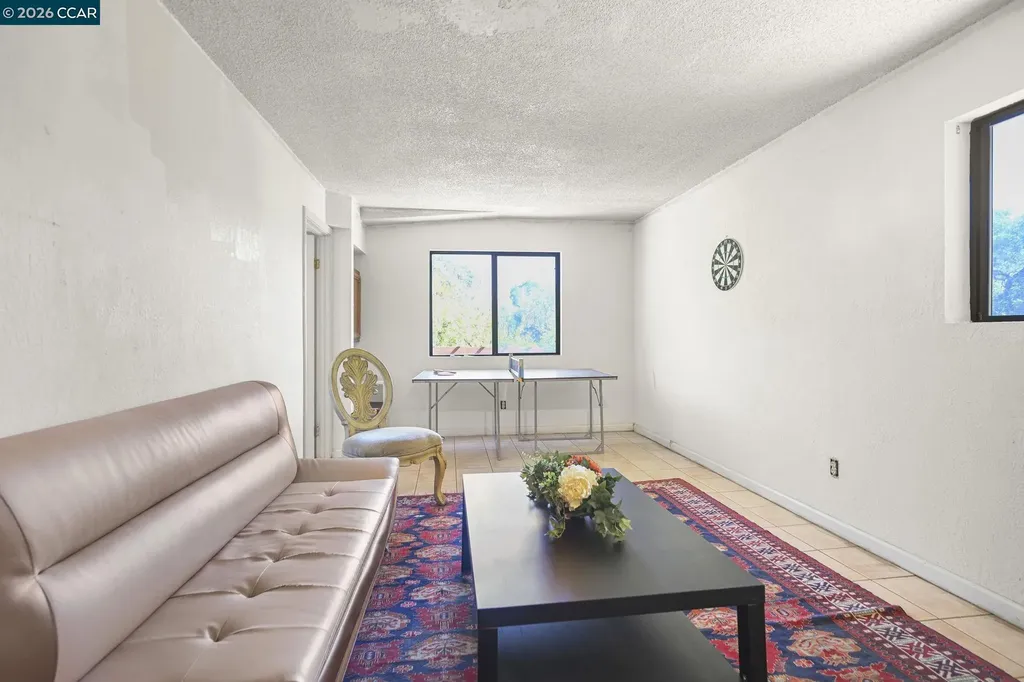 864 Coachman Place Clayton CA 94517