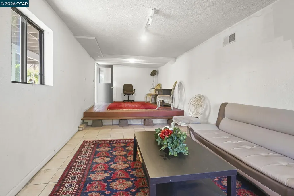 864 Coachman Place Clayton CA 94517