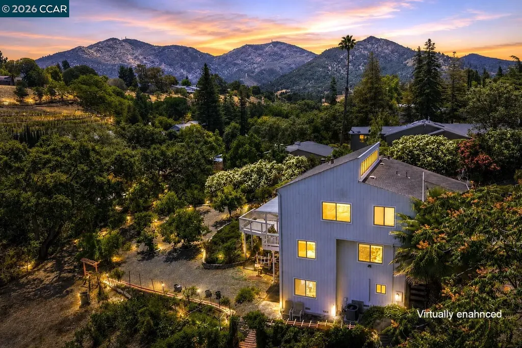 864 Coachman Place Clayton CA 94517