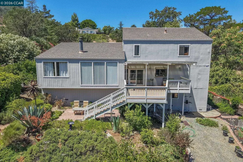 864 Coachman Place Clayton CA 94517