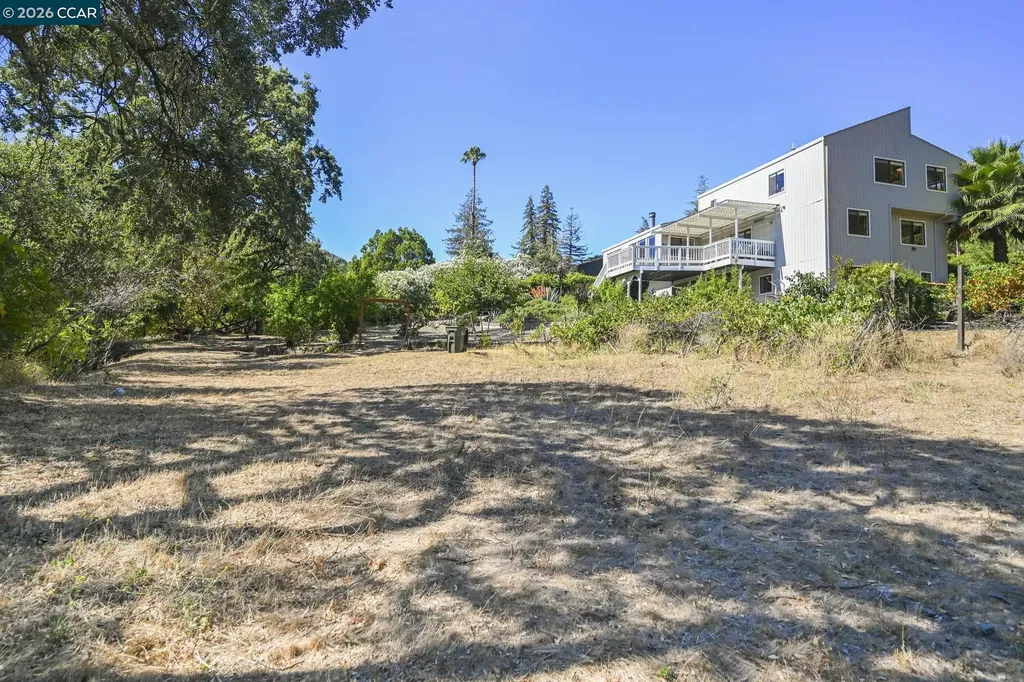 864 Coachman Place Clayton CA 94517