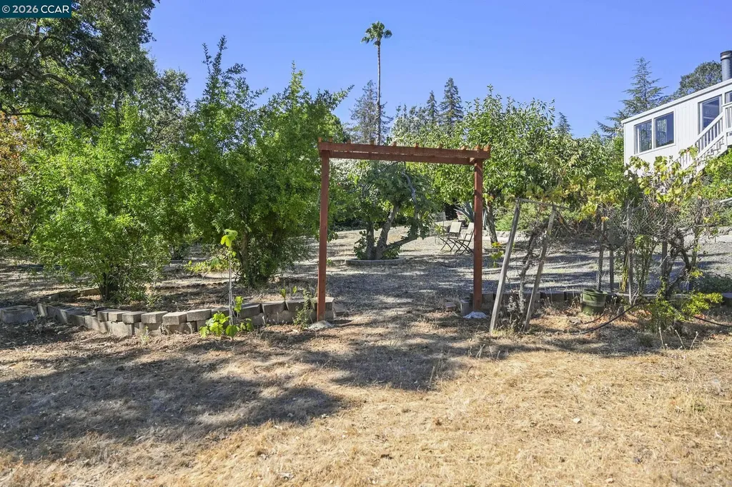 864 Coachman Place Clayton CA 94517