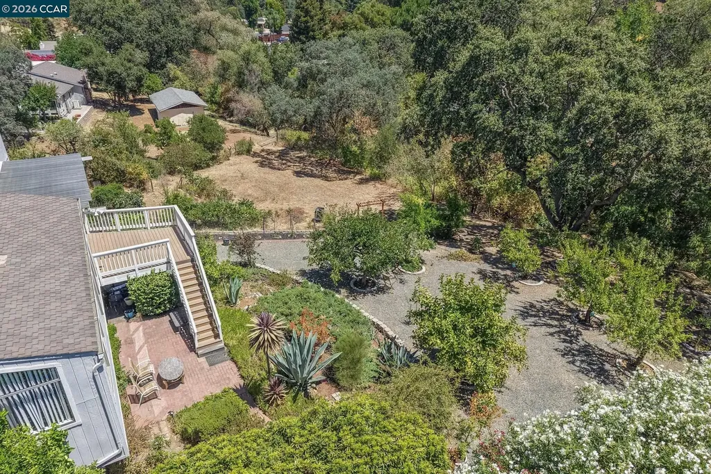 864 Coachman Place Clayton CA 94517