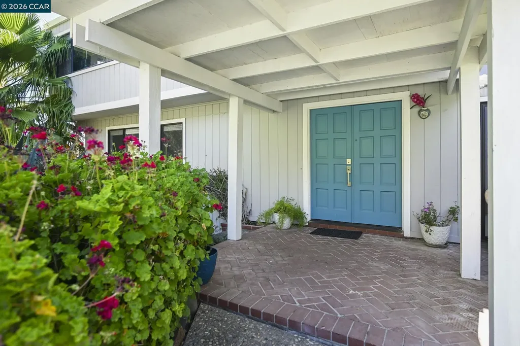 864 Coachman Place Clayton CA 94517