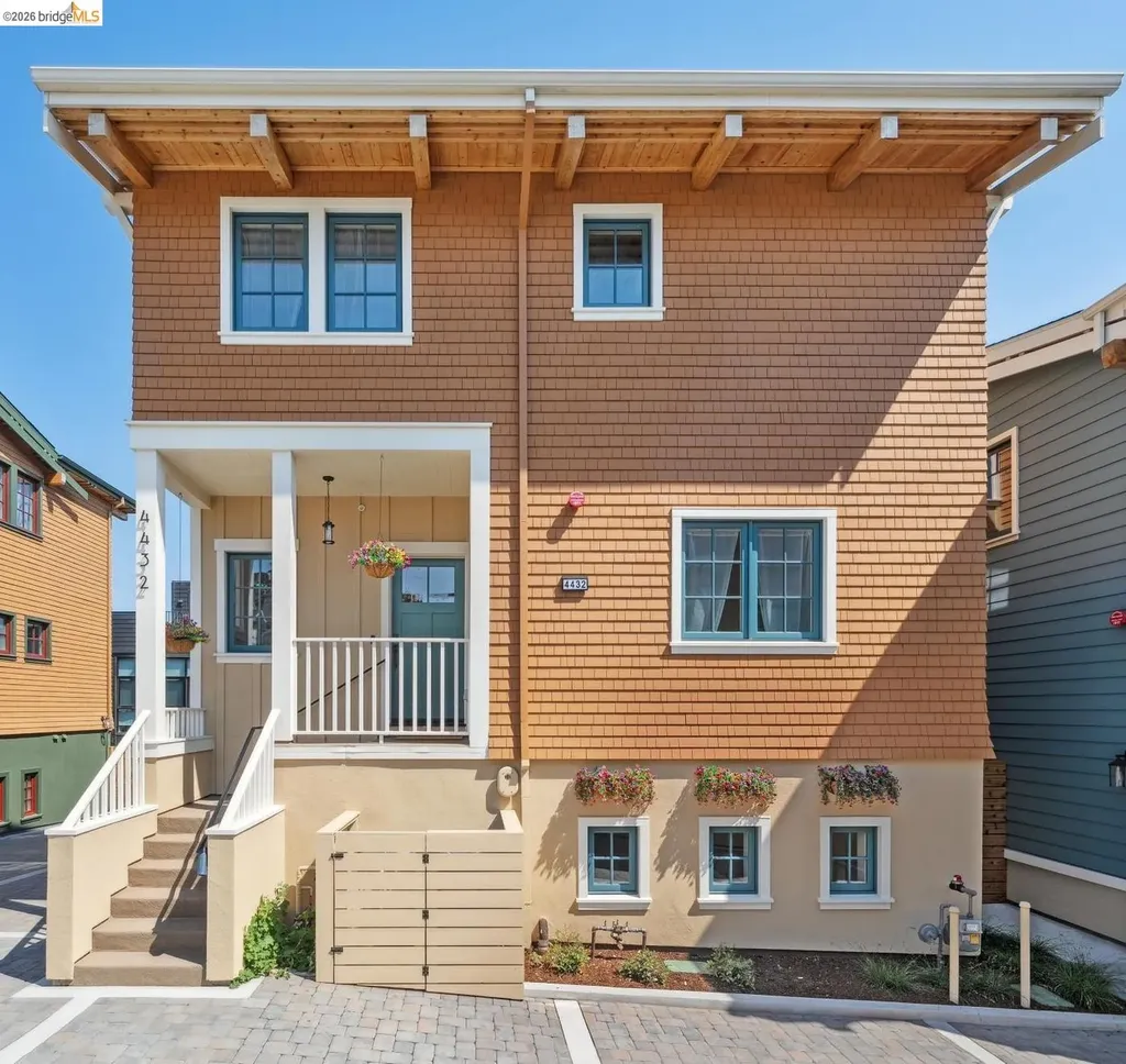 4432 Howe Street Oakland CA 94611